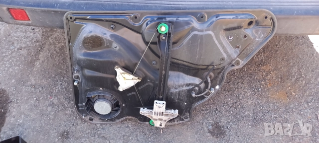 Заден ляв стъклоповдигач VW Passat B6, снимка 2 - Части - 51803185