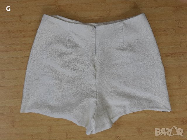 Кожена пола-панталон, снимка 2 - Къси панталони и бермуди - 37193865