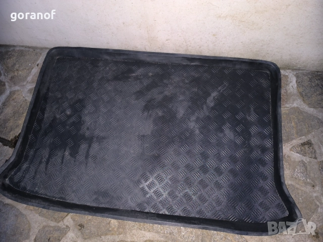 Гумена стелка тип леген за Пежо Партнер 05-08г