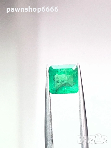 Продавам естествен изумруд 1,85 карата демонтиран от златни обеци