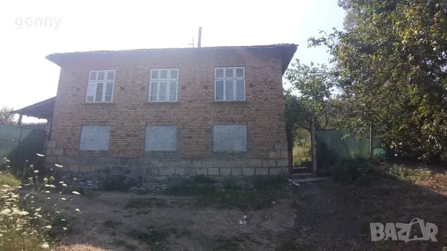 Къща с голям двор в с. Новосел, от собственик 