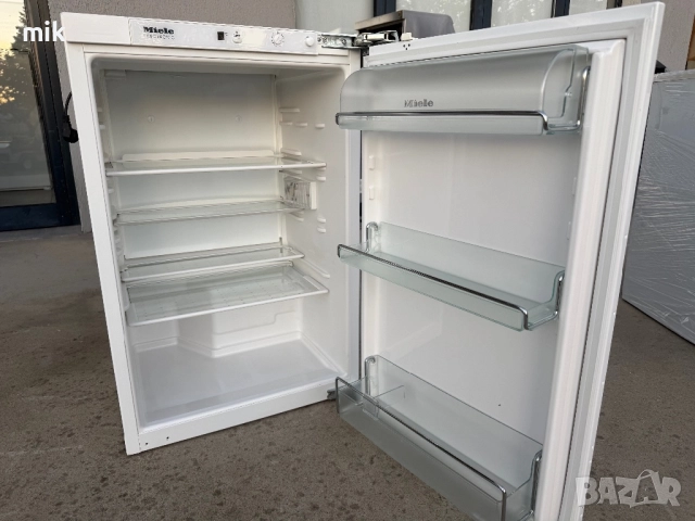 малък хладилник за вграждане  Миеле 