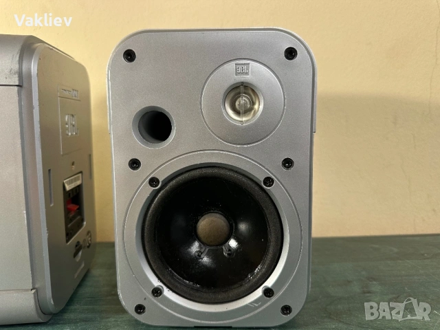 Професионални компактни монитори JBL Control One, снимка 3 - Тонколони - 54340615