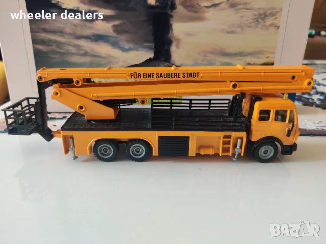 Метална количка SIKU Камион Вишка Mercedes LKW, снимка 6 - Колекции - 50835909
