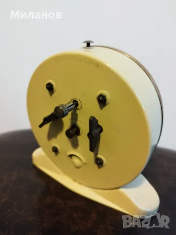 Стар механичен будилник, настолен часовник, снимка 7 - Антикварни и старинни предмети - 49337165