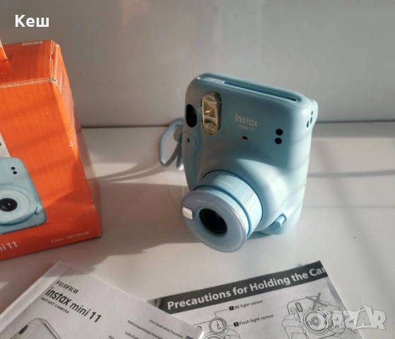 Фотоапарат за моментни снимки FUJIFILM INSTAX MINI 11, снимка 3 - Фотоапарати - 53190348