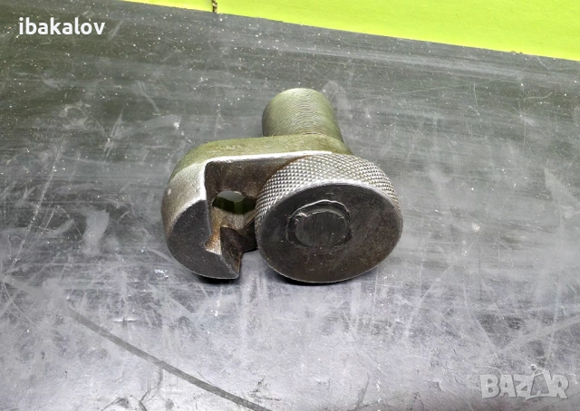 Екстрактор за вадене на шпилки M6-M10 мм 1/2