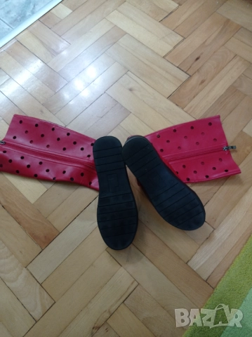 Продавам кожени летни червени ботуши, снимка 4 - Дамски ботуши - 52544582