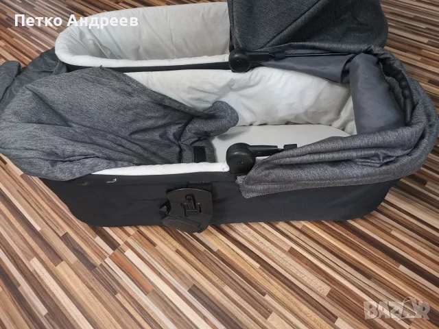 4 бр. Mountain Buggy – 2 кошници за кола Protect 0-13 кг + 2 коша Plus за новородено, снимка 14 - Стоки за близнаци - 55792451