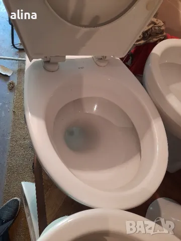 Висяща тоалетна чиния на марка Kolo 7, снимка 3 - Ремонти на баня - 49881800