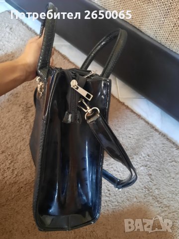 Дамска чанта ест.лак с ест.кожа в черно!, снимка 8 - Чанти - 42023934
