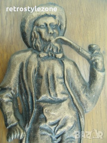 № 5081 старо пано - бронзова фигура на дървена основа   - размери - 32,5 / 16 см , фигура 29 / 16 см, снимка 3 - Други ценни предмети - 31869979