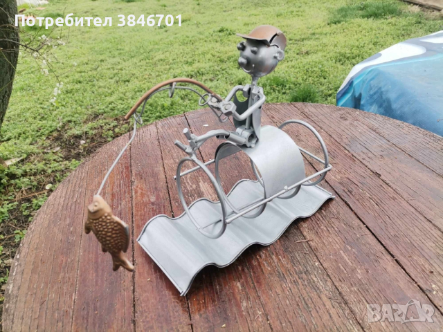 интересна метална стойка за вино ракия и други , снимка 2 - Антикварни и старинни предмети - 44706589