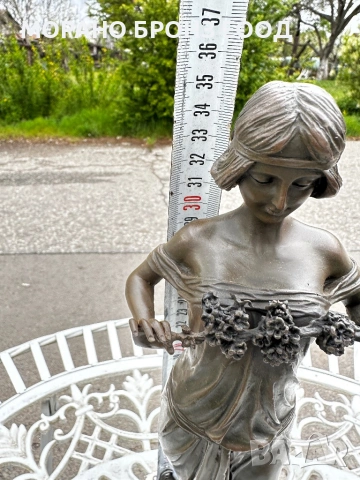 Луксозна бронзова статуетка „Девойка с цветя“ (34.5 см, 2.6 кг) – Подпис Pittaluga – Печат Paris, снимка 4 - Антикварни и старинни предмети - 54281294