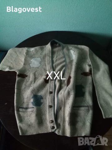 Стар пуловер с копчета