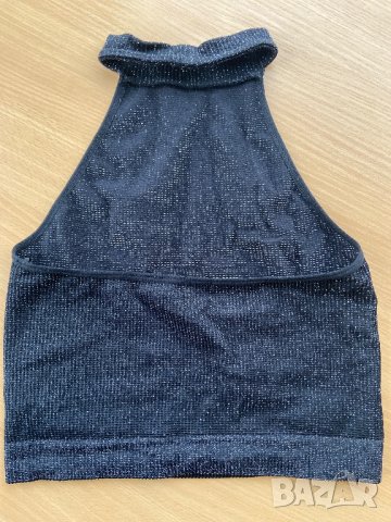 Къс топ GUESS, снимка 3 - Корсети, бюстиета, топове - 42078733