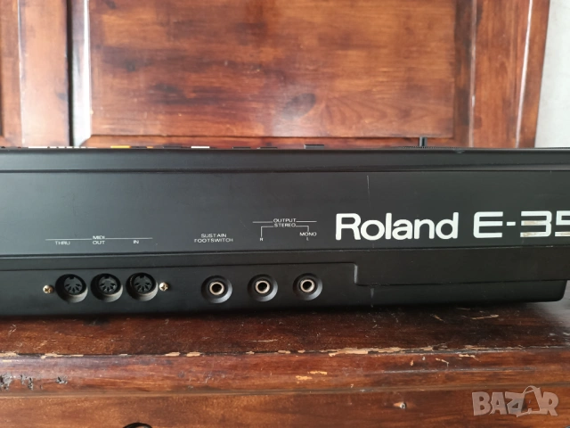 Синтезатор Roland E35, снимка 8 - Синтезатори - 53190491