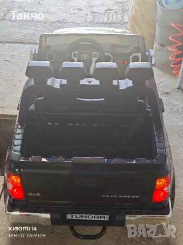 Голям двуместен акумулаторен джип TOYOTA Tundra 12V - 2x9Ah с дистанц., снимка 5 - Други - 51749460