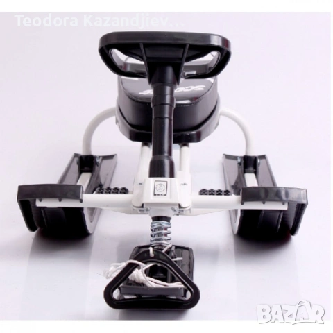 Зимна шейна с кормило, предни и задни ски и метална спирачка Mustang