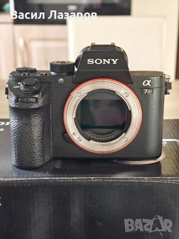 Фото апарат SONY A7R2 зарядно две батерии и още аксесоари , снимка 4 - Фотоапарати - 54040257