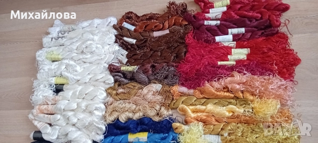 Копринени конци/коприна за бродиране 40, 10 гр. и започнати чилета, снимка 8 - Гоблени - 35712743