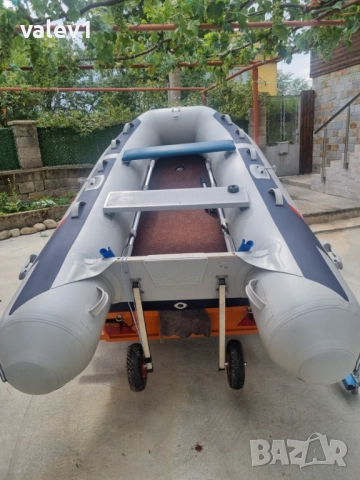 Лодка Honda Т30 с двигател Honda 6hp, снимка 2 - Воден транспорт - 51432475