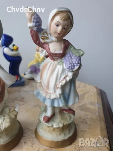8бр малки порцеланови фигури/деца-влюбени-дядо/Каподимонте статуетки 11-18см, снимка 3 - Статуетки - 50289489