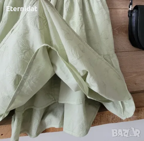 Зелена разкроена лятна рокля бродирани цветя с ефектен гръб , снимка 2 - Рокли - 49906651