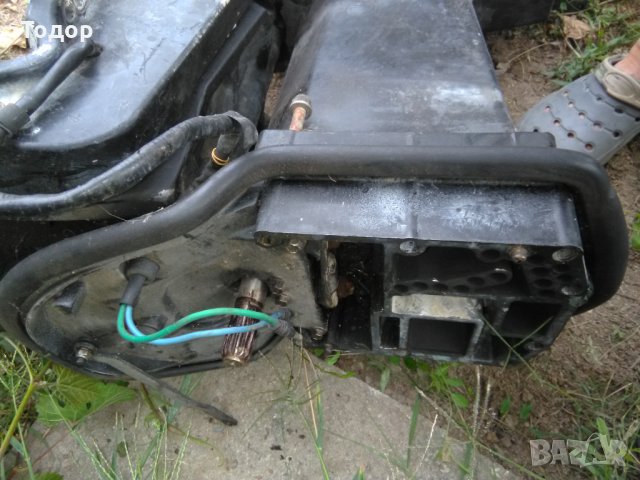 Продавам цял ботуш за извънбордов двигател Mercury 90HP, снимка 2 - Части - 34069934