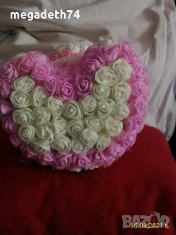 Мече от изкуствени рози, снимка 3 - Изкуствени цветя - 32185617