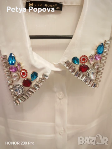 Риза с цветни камъни