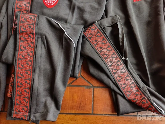 Анцуг на AC Milan сезон 2025/26, снимка 3 - Спортни дрехи, екипи - 53336755