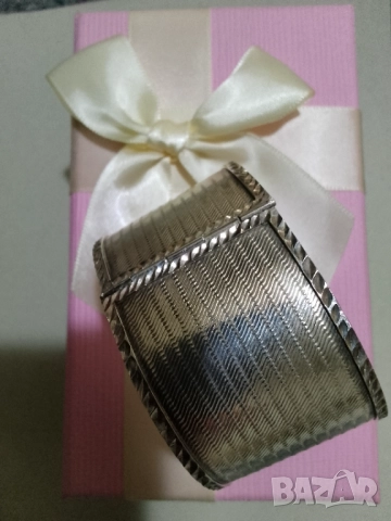 НГ   намаление  -  гривна , лъжичка  , златен пръстен диаманти  , снимка 1