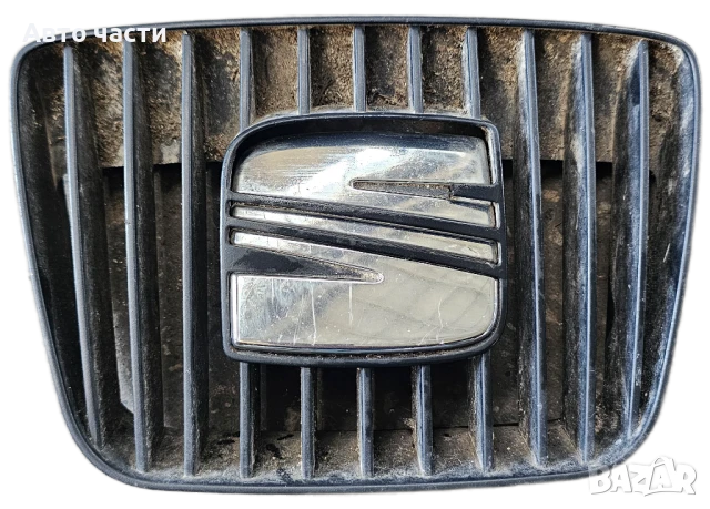 SEAT IBIZA 6K ПРЕДНА РЕШЕТКА С ЕМБЛЕМА 6K0853654D