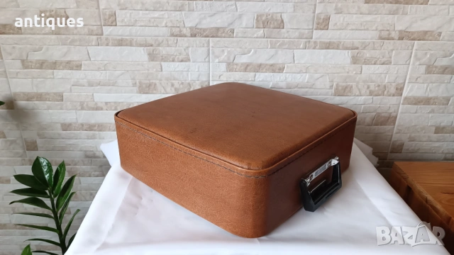 Стара пишеща машина Princess 500 - 1970" год., снимка 10 - Антикварни и старинни предмети - 53162440