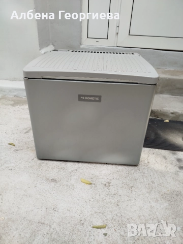 Хладилник Dometic на  12*220 V- gaz -41 литра, снимка 2 - Хладилници - 52083077