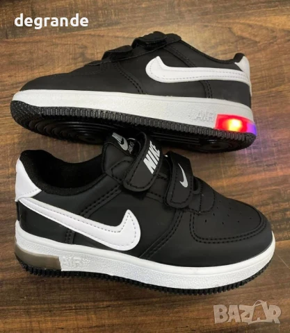 Черни детски  светещи маратонки Nike