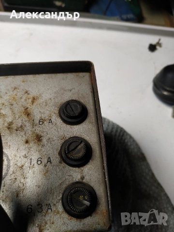 Българско зарядно за акумулатори, снимка 2 - Аксесоари и консумативи - 52682801