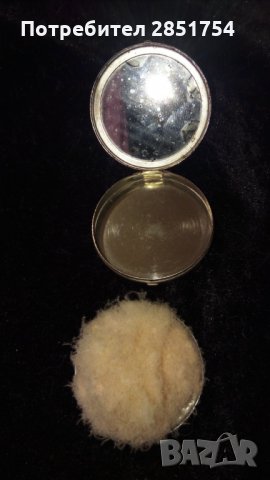 Старинна пудриера с огледалце и с оригиналния си апликатор, снимка 2 - Антикварни и старинни предмети - 31599725