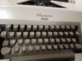Германска пишеща машина OLYMPIA 1968 г., снимка 3