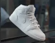 Air Jordan 1 Mid – Triple White  номер 36-36,5 оригинални маратонки , снимка 8