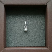 Сребърна висулка с перла, снимка 1 - Колиета, медальони, синджири - 31034044