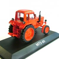 Трактор МТЗ-80 Беларус 1974 - мащаб 1:43 на Hachette моделът е нов в блистер, снимка 2 - Колекции - 42915772