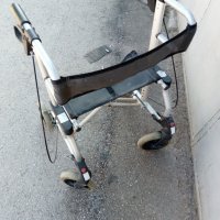 Инвалидна АЛУМИНИЕВА количка ролатор, проходилка, за хора в тежко положение,под наем или продажба, снимка 10 - Инвалидни колички - 21370773