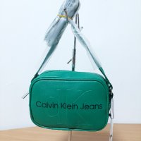 Calvin klein дамска чанта през рамо хит модел код 245, снимка 15 - Чанти - 42905806