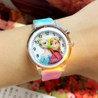 Елза Ана Frozen Замръзналото кралство Светещ детски ръчен часовник, снимка 2 - Детски - 38084409