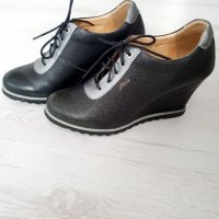 Обувки, снимка 1 - Дамски ежедневни обувки - 35453433