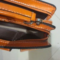 Италианска  чанта Versache Vera pelle(истинска  кожа), снимка 4 - Чанти - 39703355
