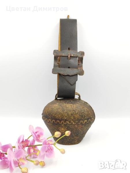 Оригинална стара много голяма швейцарска хлопка, звънец с много хубав и ясен звън., снимка 1