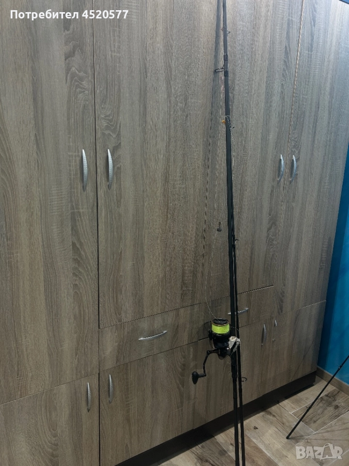 Продавам шаранджийска въдица с макара и фидер шаранджиска 200 фидер 150, снимка 1